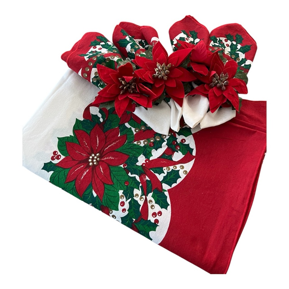 Vintage Poinsettia Oval Christmas Tablecloth & 4 matching Napkins w/ Felt Rings